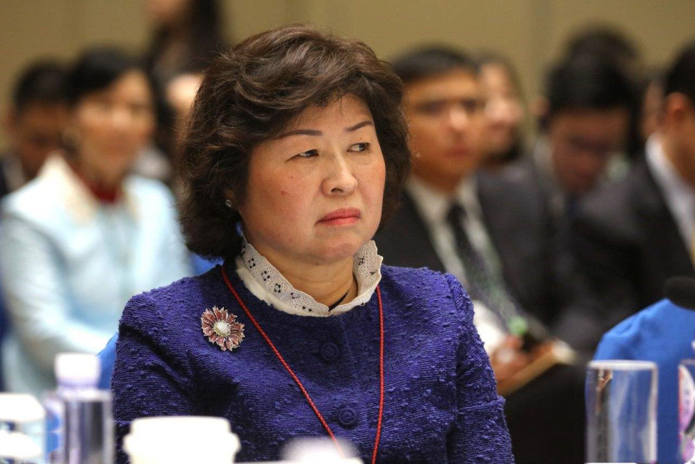 垃圾女首富张茵美国收垃圾卖香港再从香港卖大陆会玩