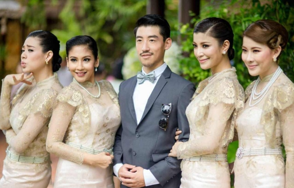 伊朗男人可以娶4个老婆当地男性纷纷叫苦没有人愿意多娶