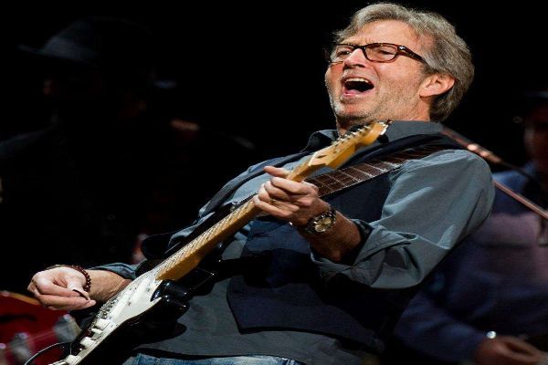 世界吉他品牌排行_世界十大摇滚乐队排名榜单揭晓(2)