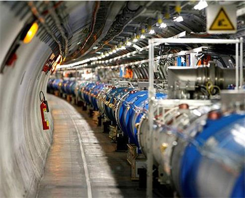 杨振宁|97岁杨振宁的最后一战：宁可背负骂名，也要阻止中国研发千亿项目