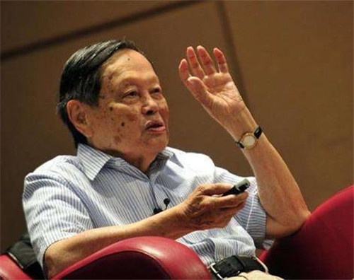 杨振宁|97岁杨振宁的最后一战：宁可背负骂名，也要阻止中国研发千亿项目