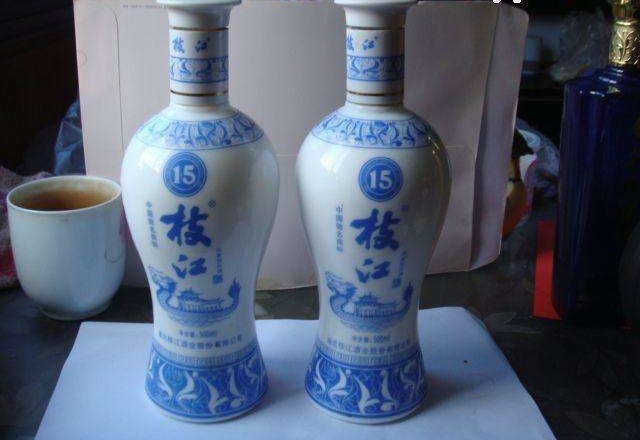 枝江酒成为中国一大名酒之后,就一直保持着近20亿的销售额,并且挺进了