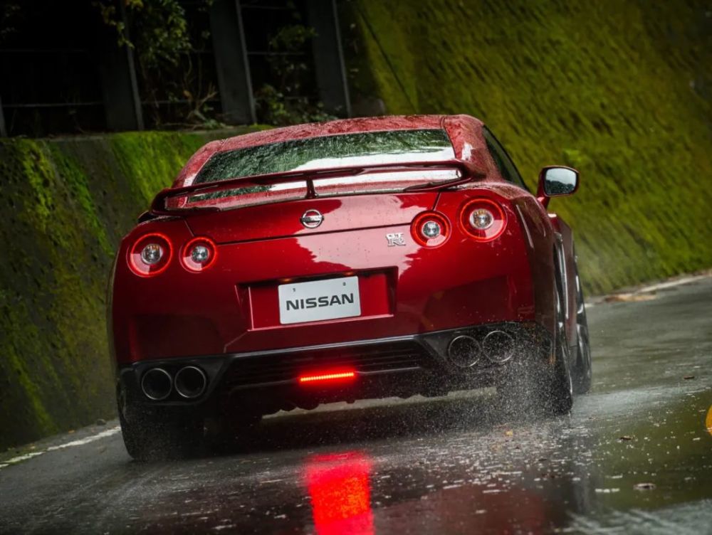 一台破尼桑为什么总出现在我的梦里