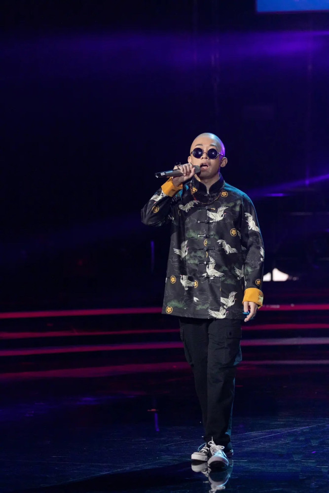 杨迪百变节目中模仿gai被赞神似本尊网友吐槽可能丑人都相似