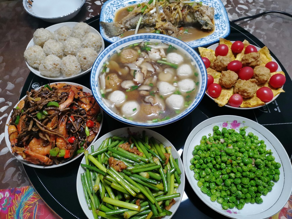 团年饭2021牛年大吉吃好喝好团团圆圆