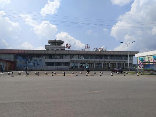 鞍山腾鳌机场是一座4c级军民合用支线机场军用一级永备机场