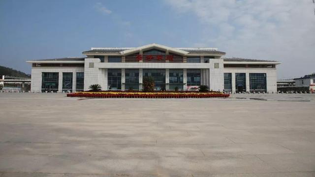 中国人造石之都,石材基地中心,云浮市三座火车站介绍_腾讯新闻