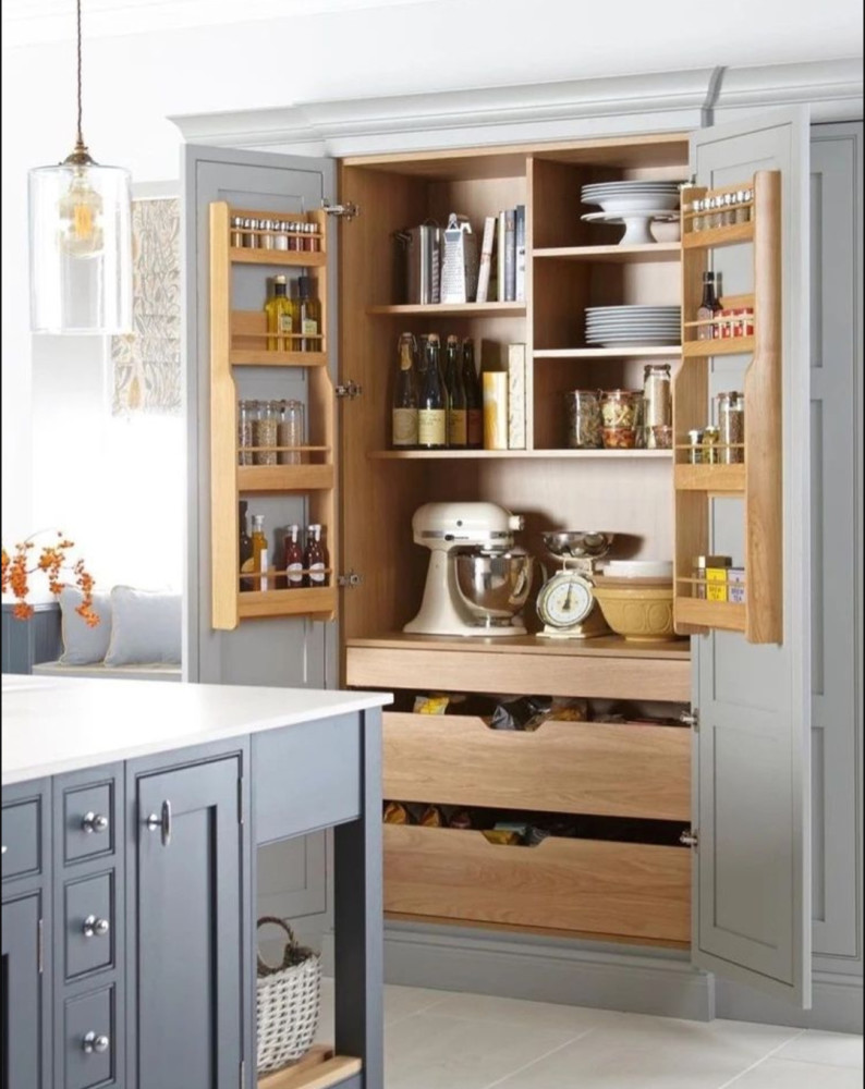 厨房面积无论大小,都建议大家装个到顶的高柜,收纳整洁一目了然