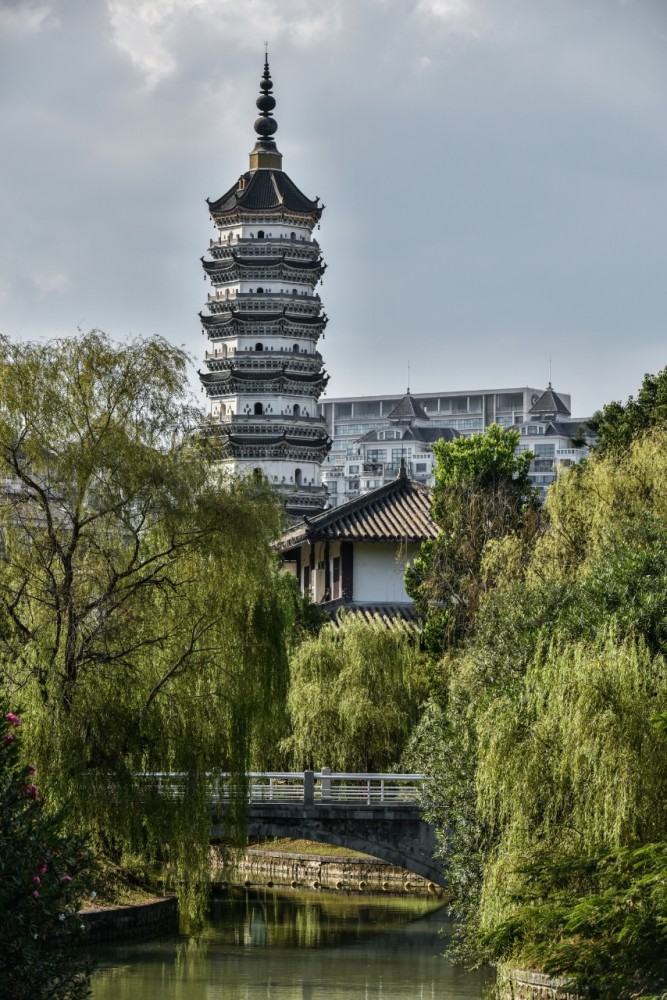 徽园始建于上个世纪末,当时作为合肥文化旅游的一个标杆_腾讯新闻