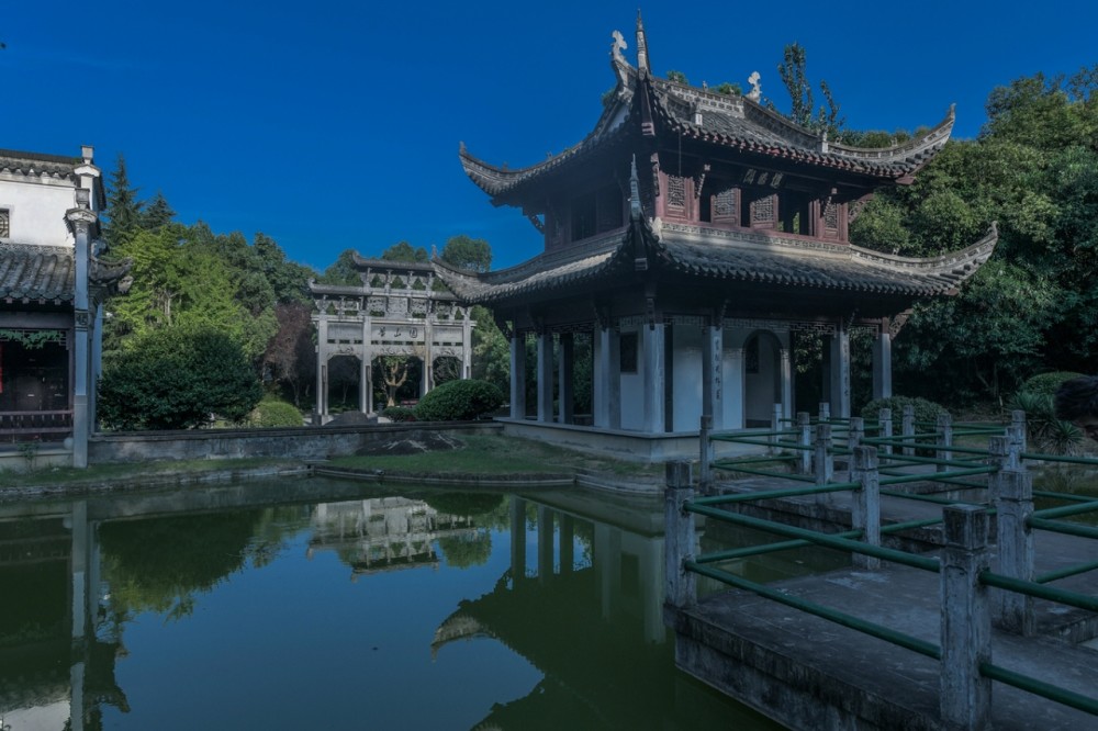 徽园始建于上个世纪末,当时作为合肥文化旅游的一个标杆_腾讯新闻