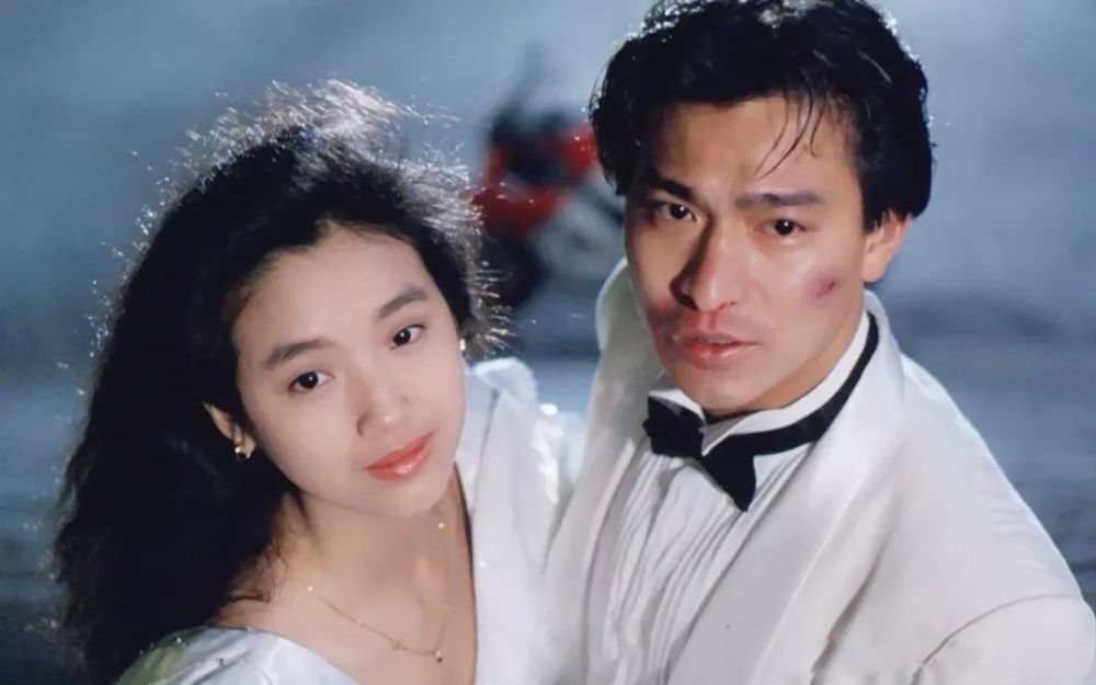 人潮汹涌:刘德华与万茜演绎爱情童话,致敬1990电影《天若有情》_腾讯