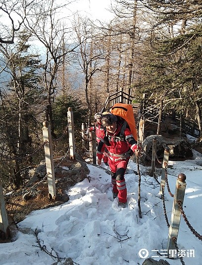 非法穿越遇險情太白山海拔3500米的生死救援