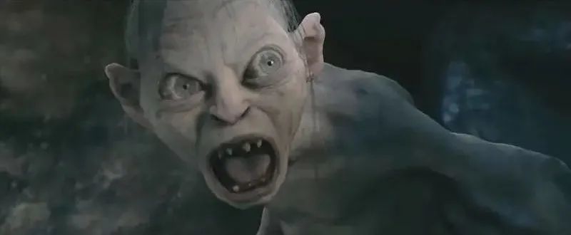 他将至尊魔戒称为"我的宝贝(my precious)",对其具有非常固执的占有欲