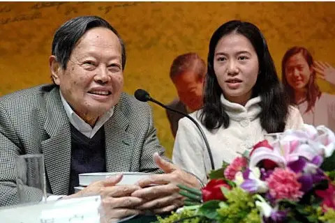 杨振宁|98岁高龄的杨振宁为何时常被“喷”？我们错怪他了！