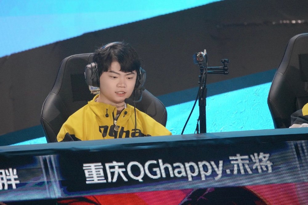 月色加盟qg后,被指是"关系户",第2个九皇,老林的操作像极当初的sk