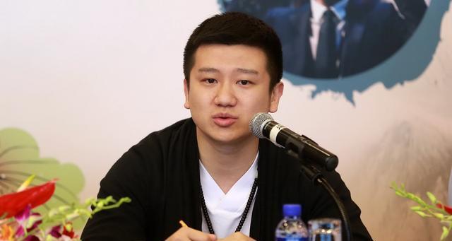 牛年央视春晚上岳云鹏是嘴瓢了还是抖包袱李寅飞我知道