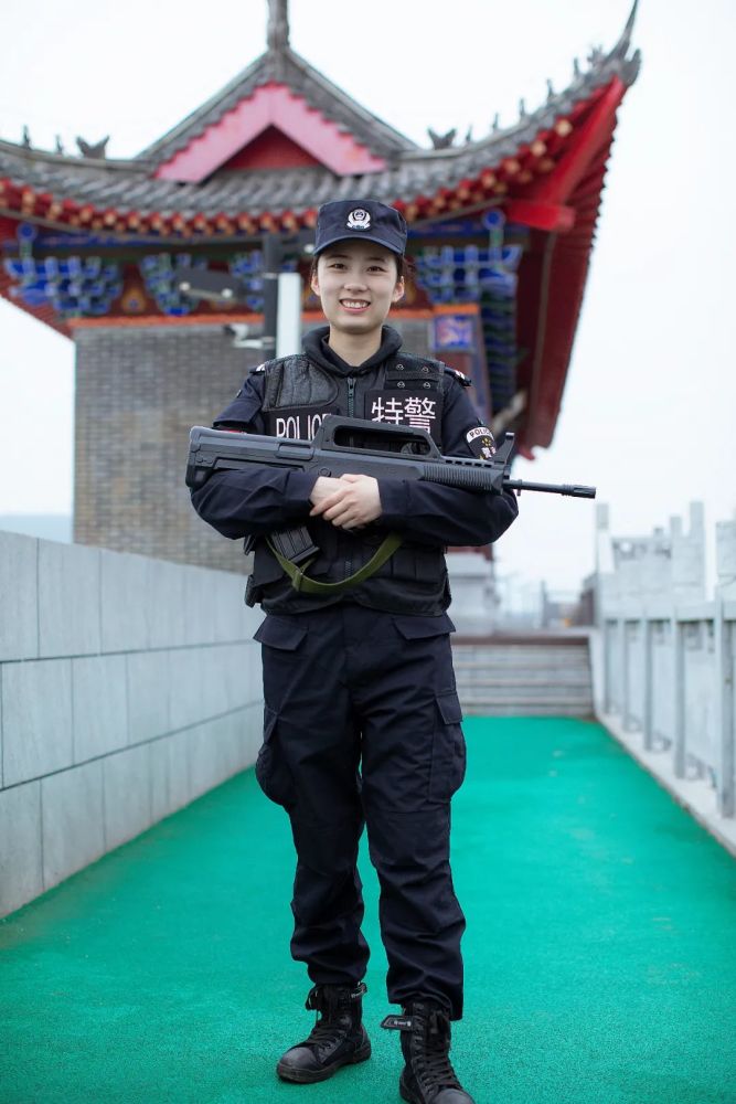 春节特刊这个新警训练营很牛