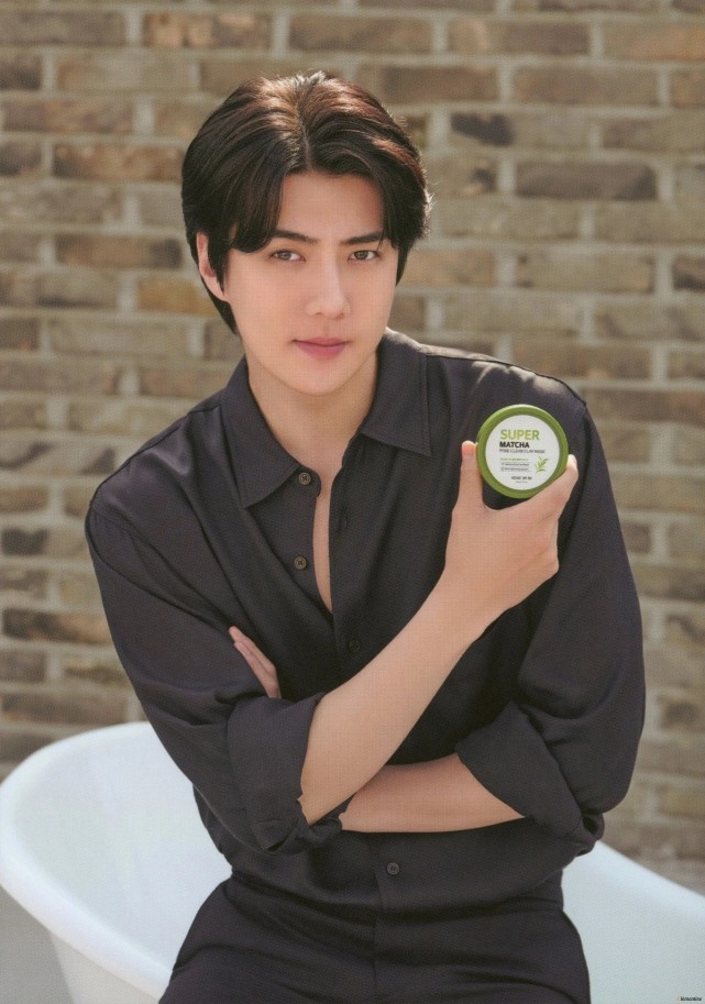 吴世勋最新扫描图穿衬衣好帅