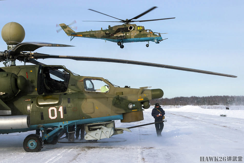 同一個基地還部署了米-35武裝直升機.