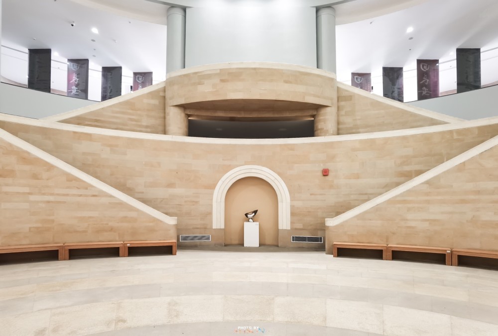 陕西省美术博物馆是我国西部地区规模最大的一座美术博物馆
