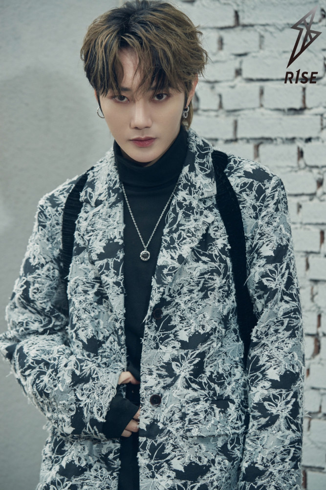 r1se刘也大神已就位造型