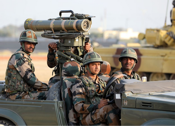 印度撤兵惹恼主战派,前任防长怒斥军方