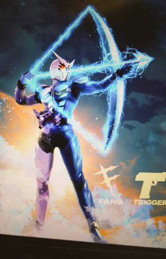 假面骑士w官方公开獠牙扳机形态弓弩作为武器霸气十足