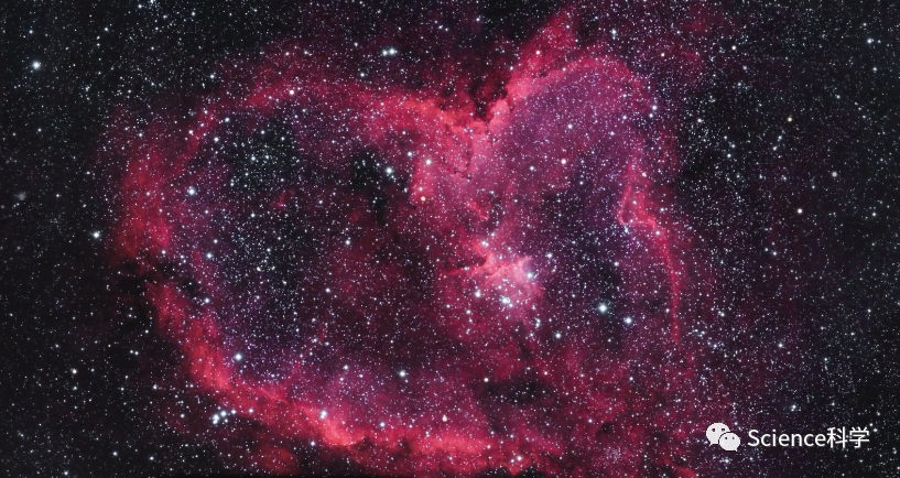 星云|摄影师拍摄7500光年的心状星云 宇宙的终极浪漫