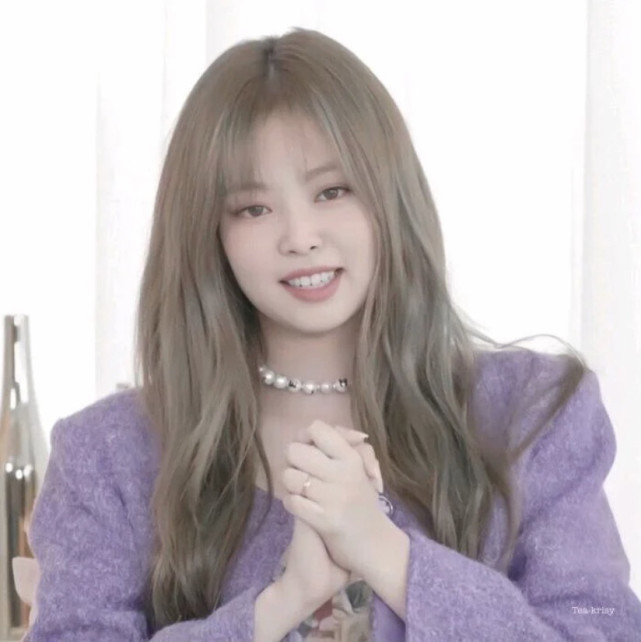 blackpinkjennie头像月色与雪色之间妮妮是第三种绝色