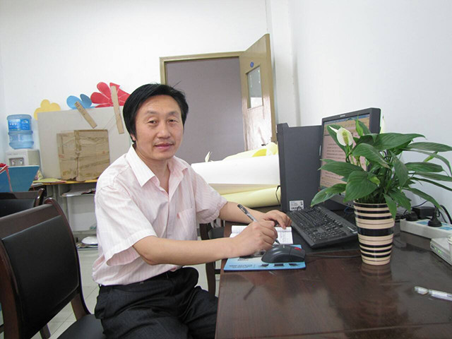 70岁老人恋上30岁保姆,坚持结婚还生了个儿子,九旬老父亲乐开花