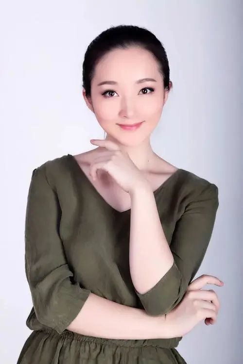 徐叶娜徐叶娜,浙江小百花越剧团青年花旦演员.