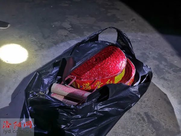 燃放烟花爆竹典型案例(1) 2021年2月11日,偃师市公安局在顾县镇营房口