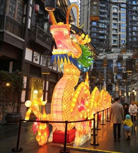 弹子石老街迎春灯会免费观赏