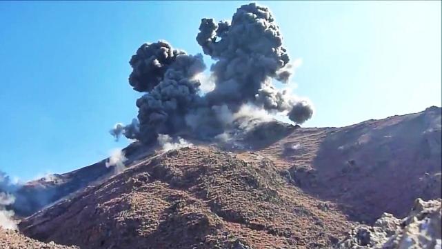 东京gdp的组成_东京食尸鬼(2)