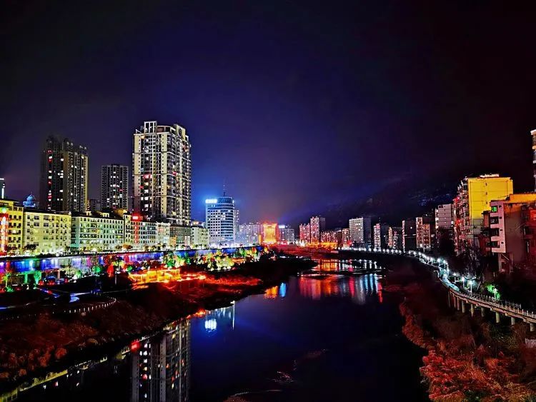 旬阳:夜色斑斓,流光溢彩_腾讯新闻