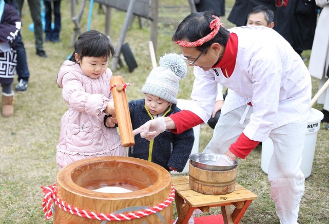 门松、注连饰与伊势龙虾——晚清民国文人笔下的日本新年｜杨月英_腾讯新闻