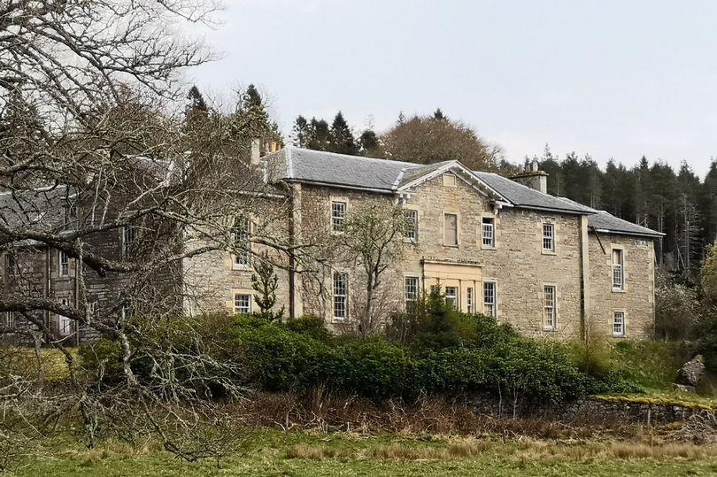 可可香奈儿苏格兰废弃豪宅出售探索者偷偷潜入拍摄内部状况