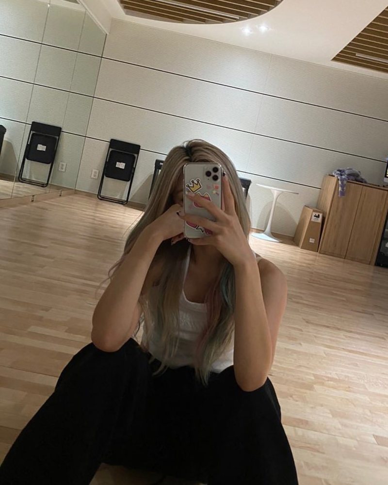 女爱豆们的对镜自拍·第二篇