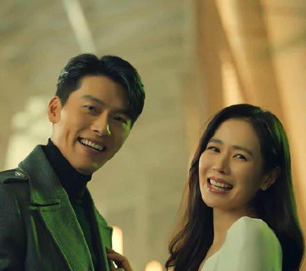 孙艺珍玄彬情人节同框孙仙白裙优雅知性玄彬新发型更man