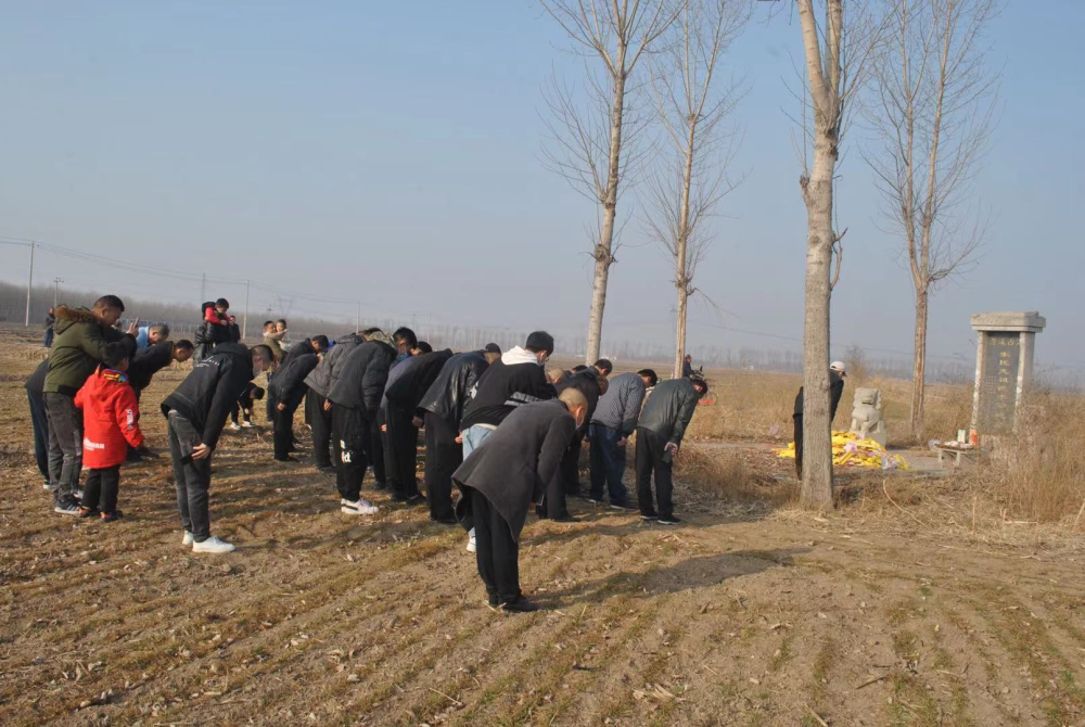 山东人过年磕头惹争议?作为山东人,这个春节我却没有磕一个头