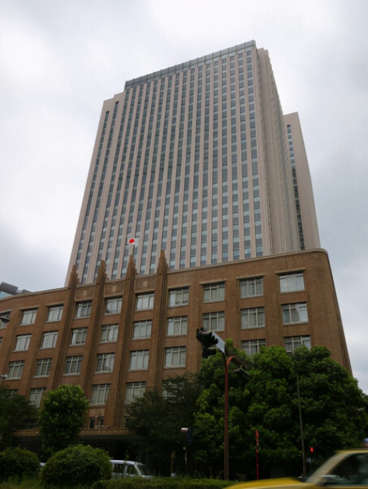 关西外国语大学的新井肇教授(学生指导论)说,孩子自杀激增是比较复杂