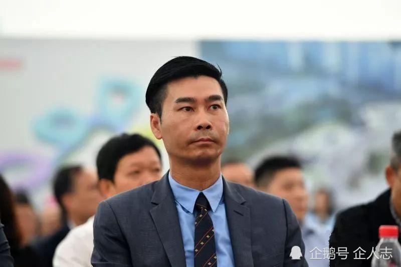 而1993年美的电器上市之后,何剑锋则是名副其实的富二代了.