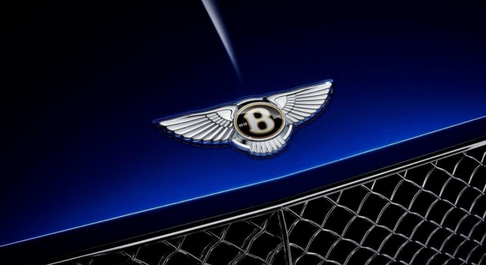 冷知识:逼死强迫症,顶级豪车宾利的车标左右不对称_腾讯新闻