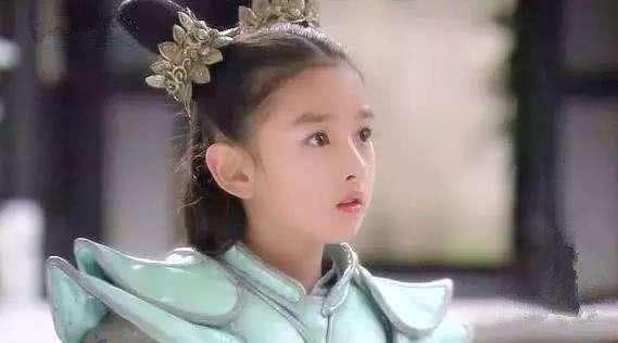 5位童星现状:她正当红,他保研北大,她撞脸张柏芝,他成公务员_腾讯新闻