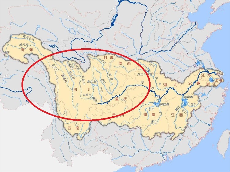 长江每年有多少泥沙流入海洋位于入海口处的崇明岛面积每年还在变大吗