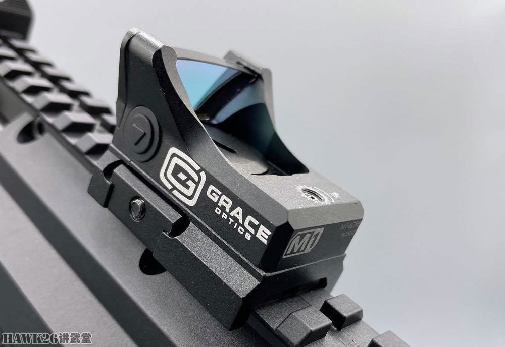 优雅光学公司推出m1微型红点瞄准镜镜片顶部裸露显著改善视野