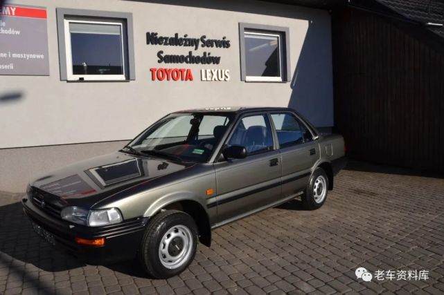 1992年的平民车第六代丰田卡罗拉