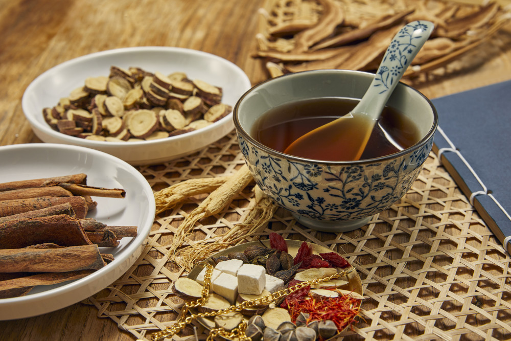 手脚冰凉|天气冷，手脚冰凉要经常这样吃，补气补血还能暖身散寒