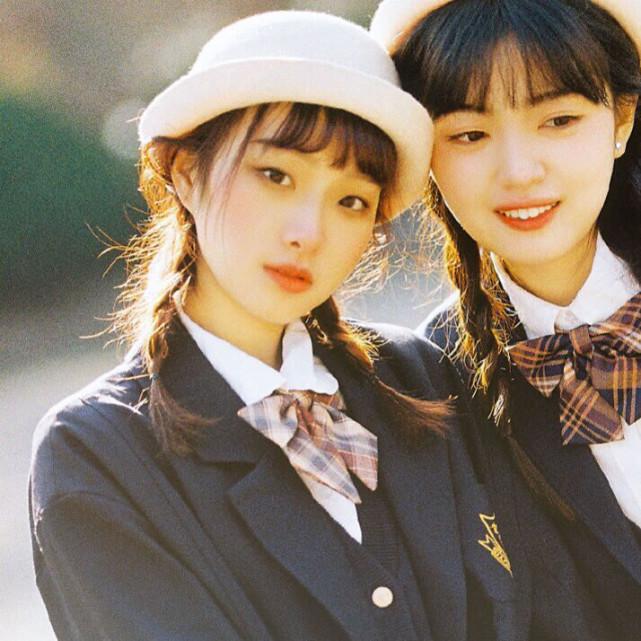 闺蜜情头错过了秋枫冬雪便会迎来春天的樱花