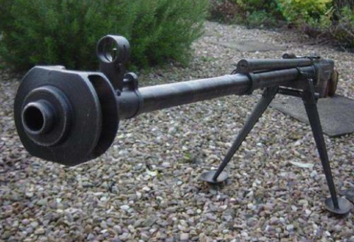 1200挺九七式反坦克枪日军用起来麻不麻烦一组10人才能操作